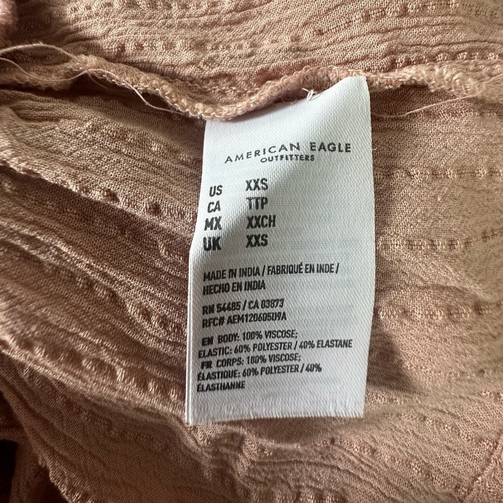 American Eagle Smocked Top - Picture 4 of 4